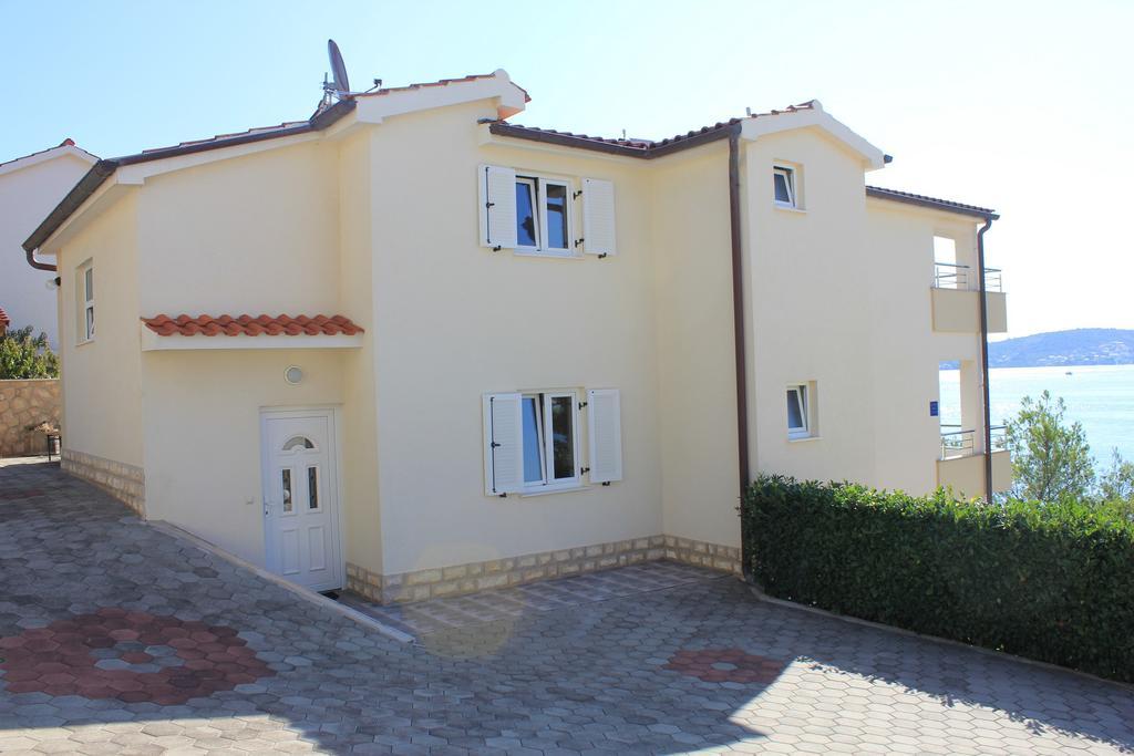 Apartments Roko Рогозница Экстерьер фото