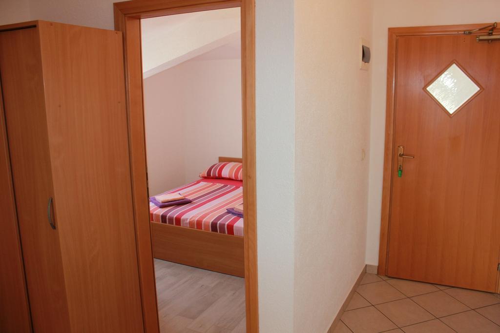 Apartments Roko Рогозница Экстерьер фото