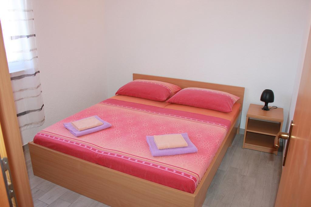 Apartments Roko Рогозница Экстерьер фото