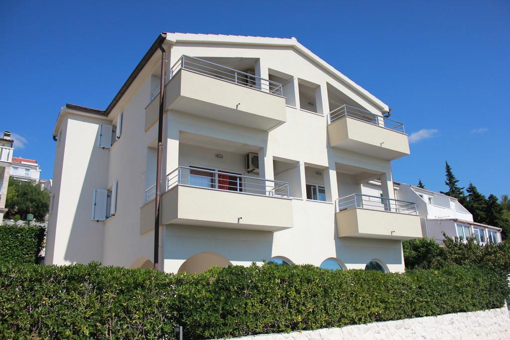 Apartments Roko Рогозница Экстерьер фото